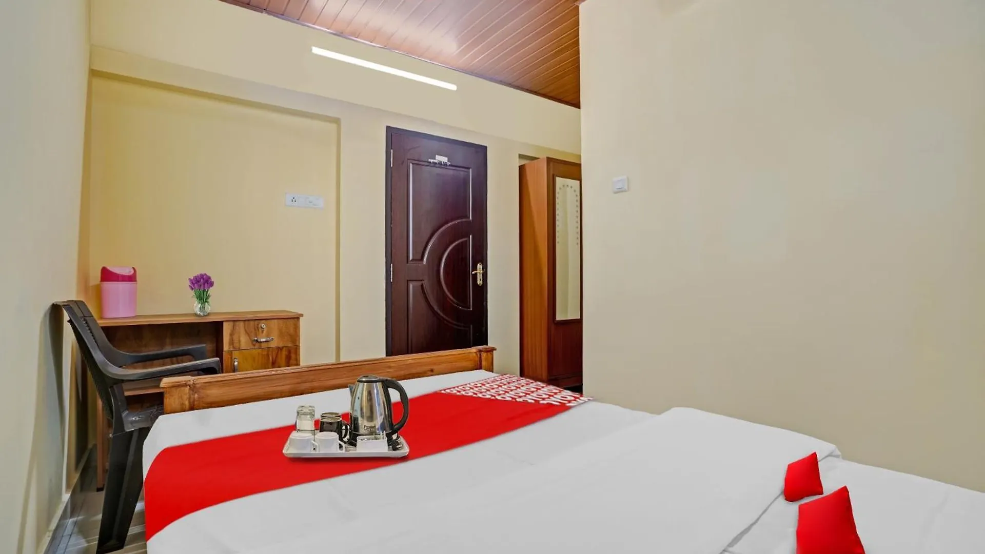 Flagship Lake View Residency Kochi 3*,