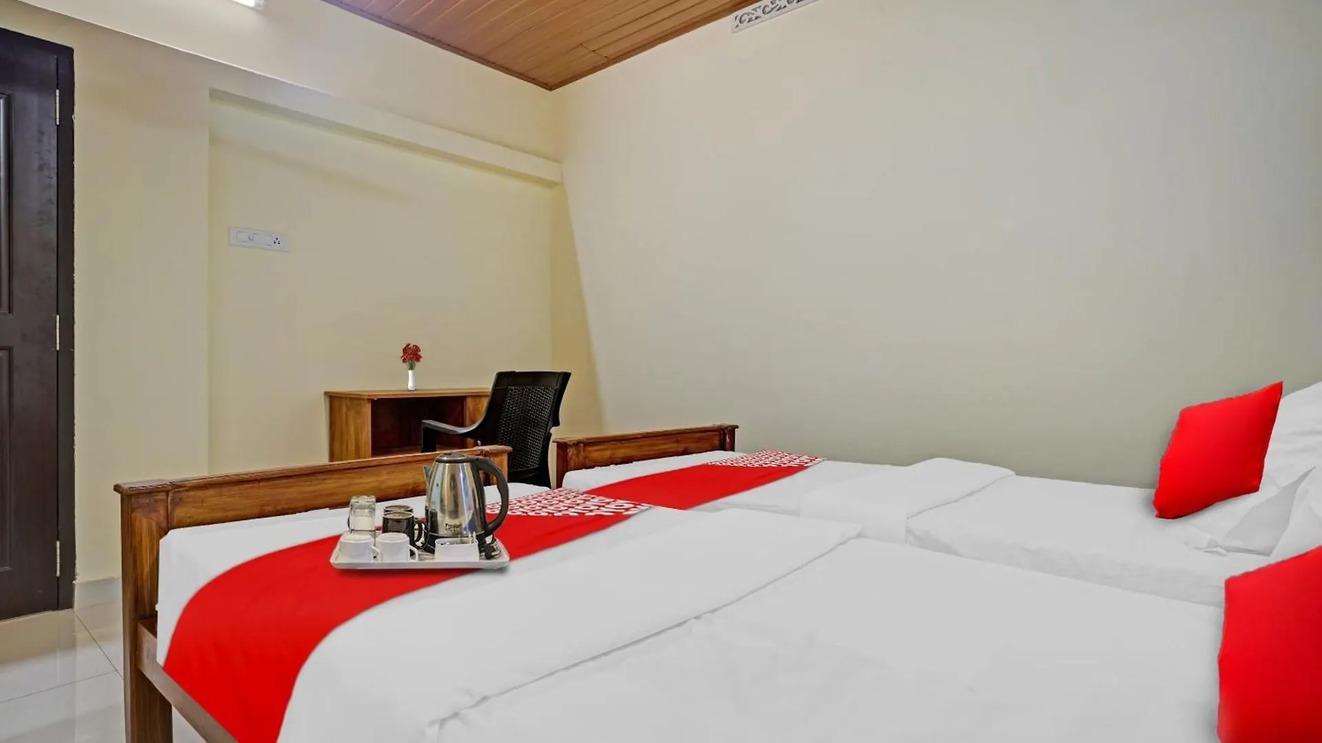 Flagship Lake View Residency Kochi 3*,  India
