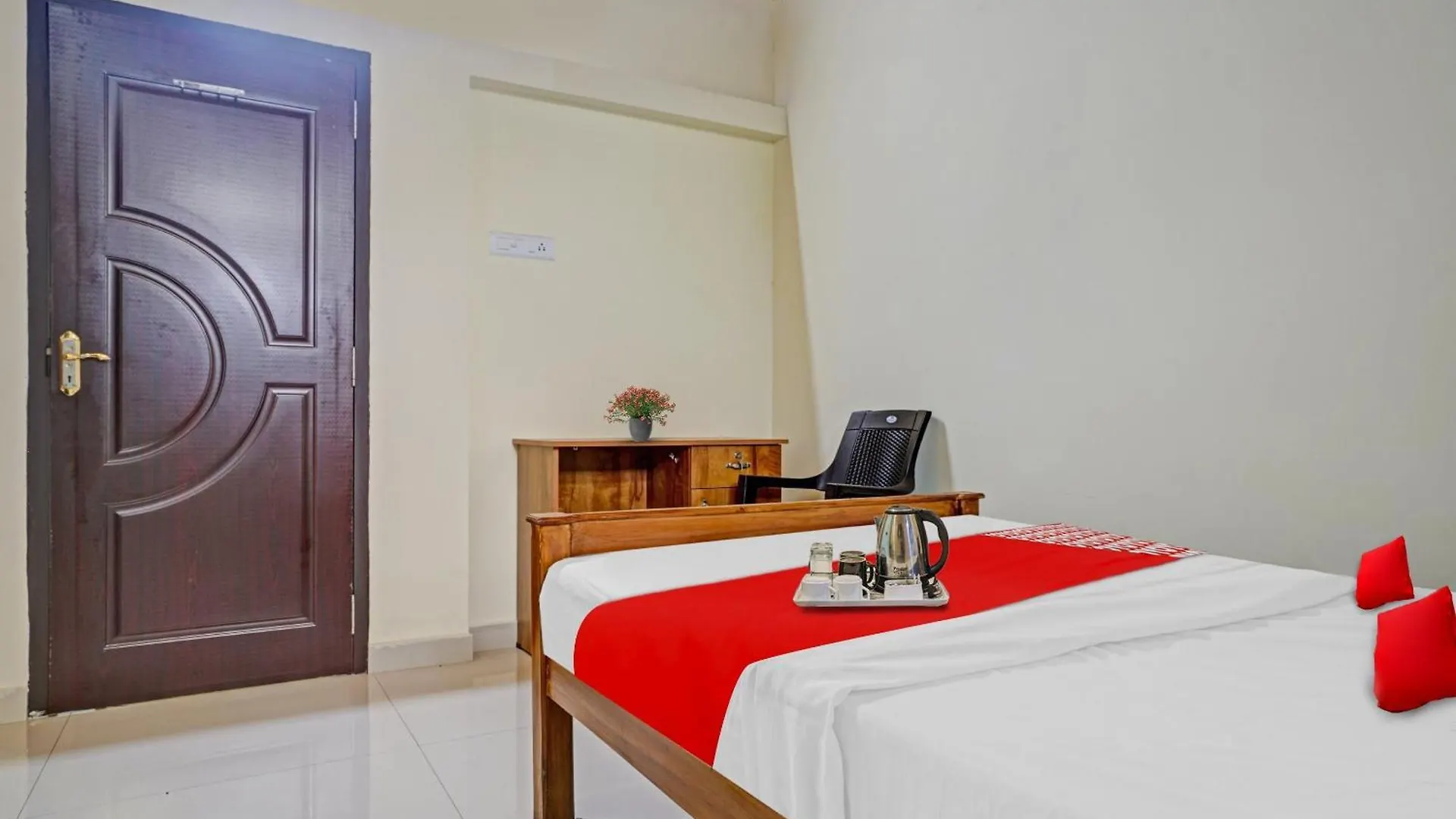 Flagship Lake View Residency Kochi 3*,